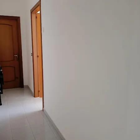 Gazde/Camere de închiriat Green54verde